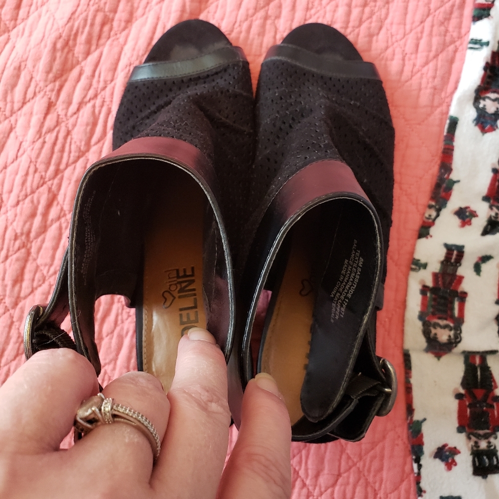 Madeline girl booties - Picture 2 of 7